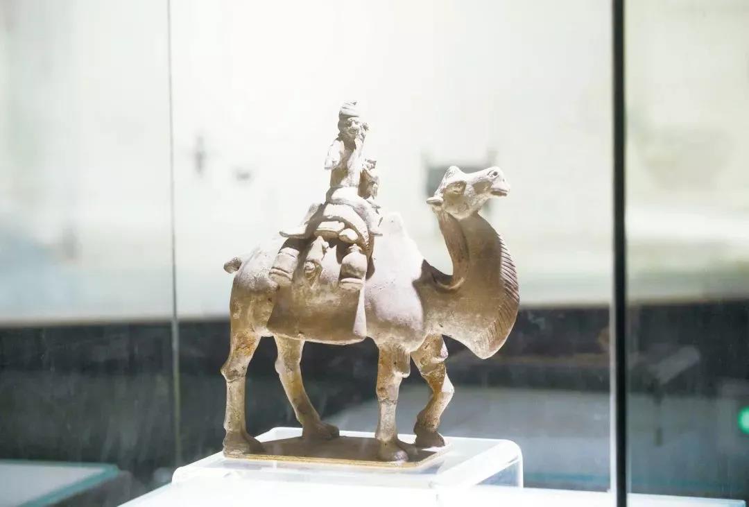 长治市博物馆里的“宝贝”——彩绘胡人俑
